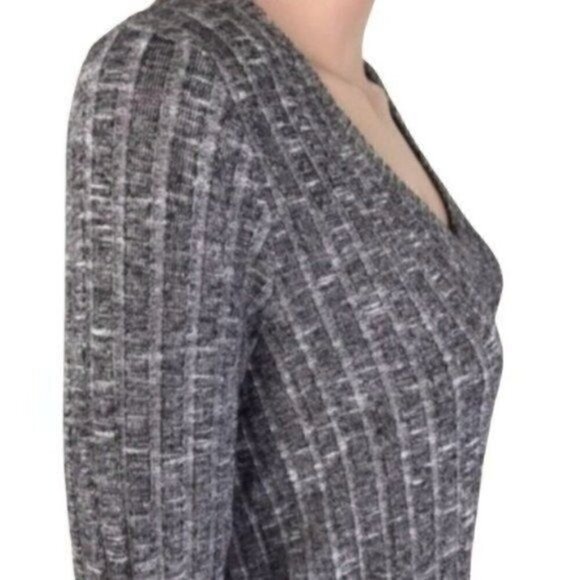 ANTHROPOLOGIE Deletta Gray Tunic Top Hi-Lo M - Picture 4 of 7